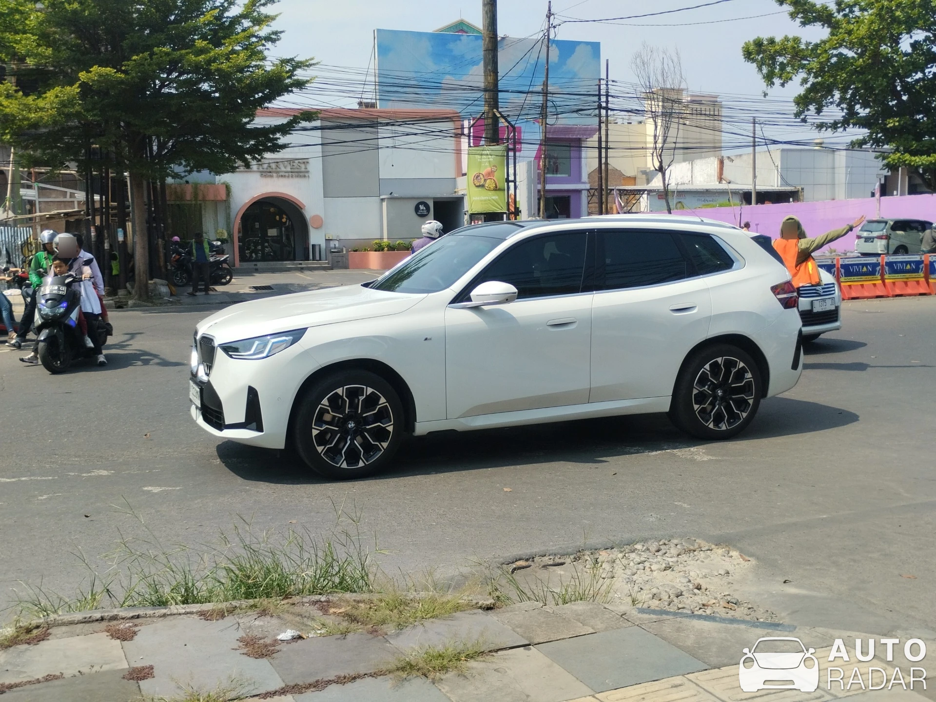 BMW X3 G45 xDrive30e spotted in Cirebon