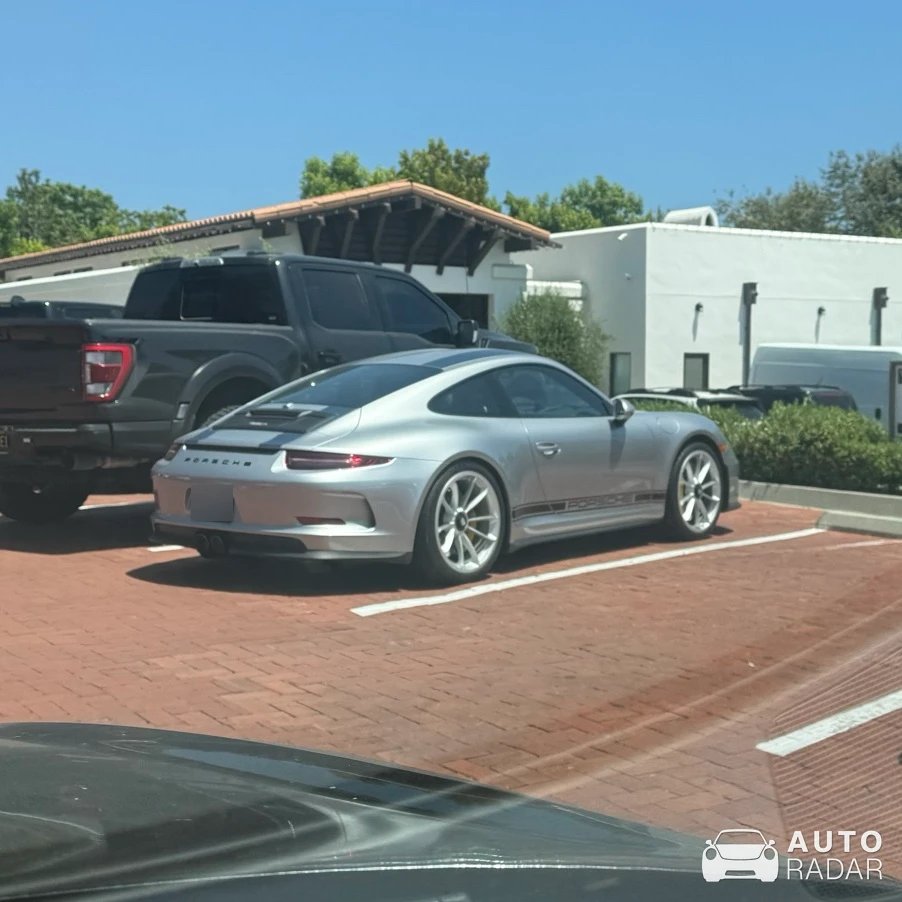 Porsche 991 R spotted in Malibu