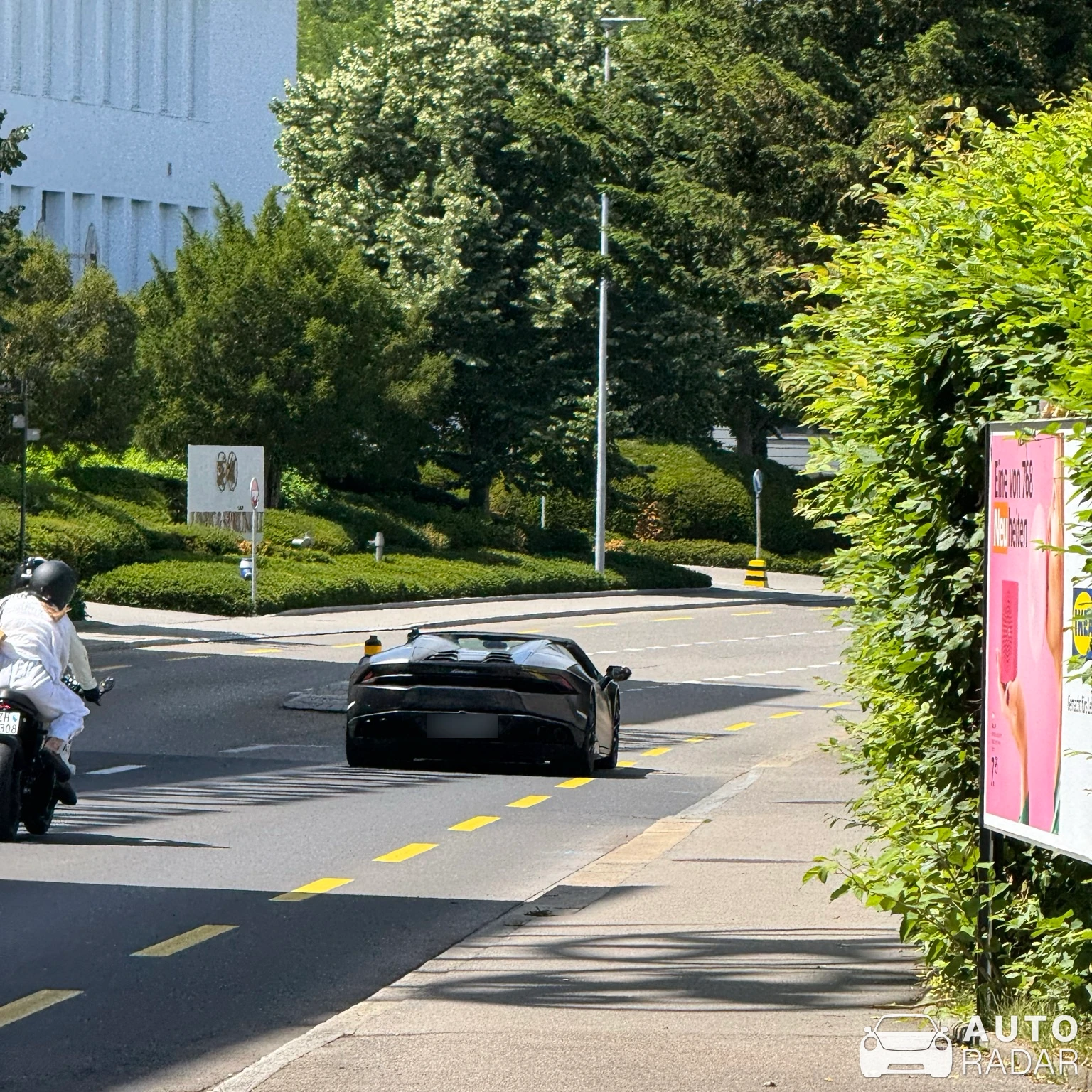 Lamborghini Huracán LP610-4 Spyder spotted in Zug
