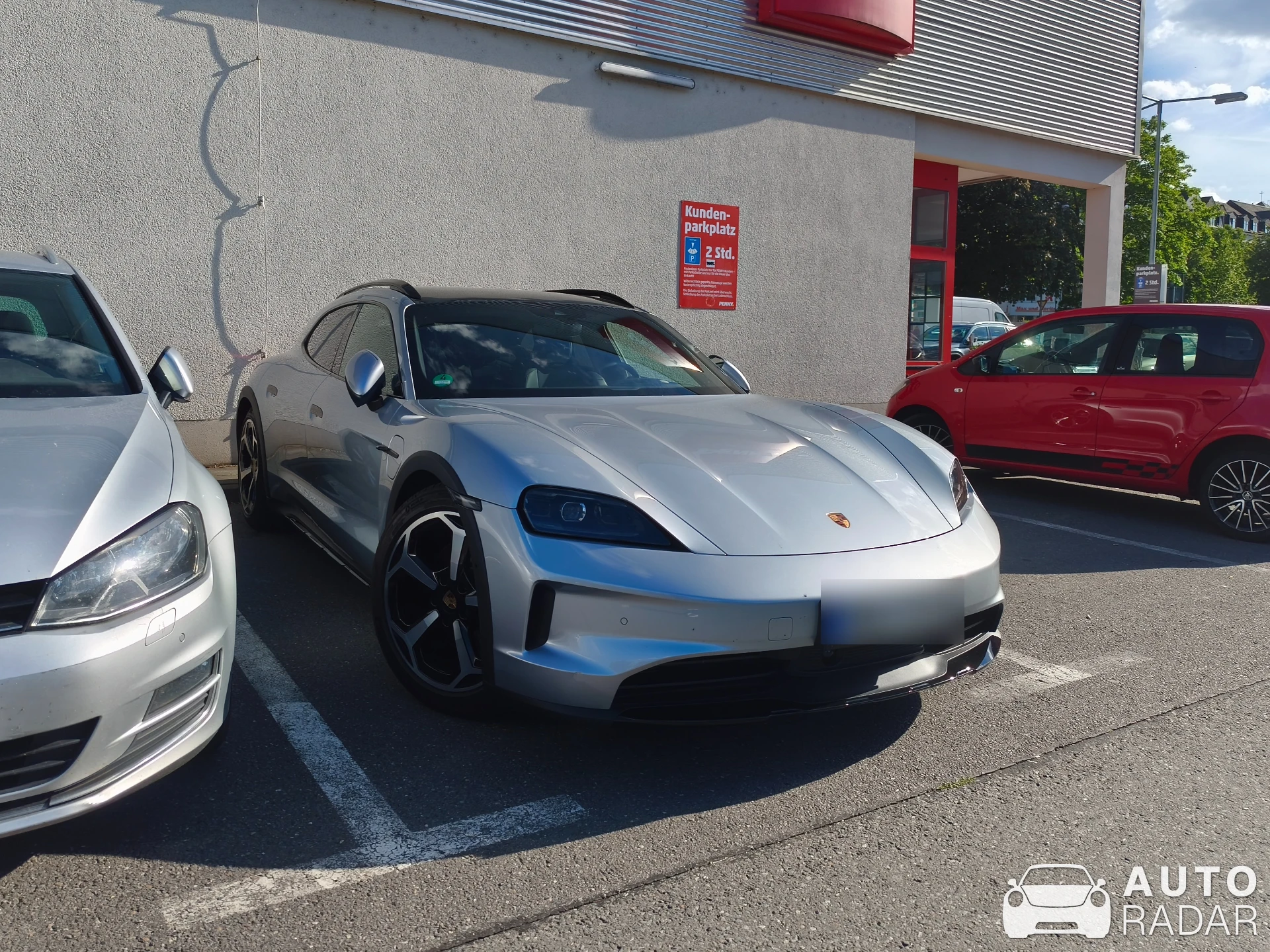 Porsche Taycan Cross Turismo MkI spotted in Chemnitz