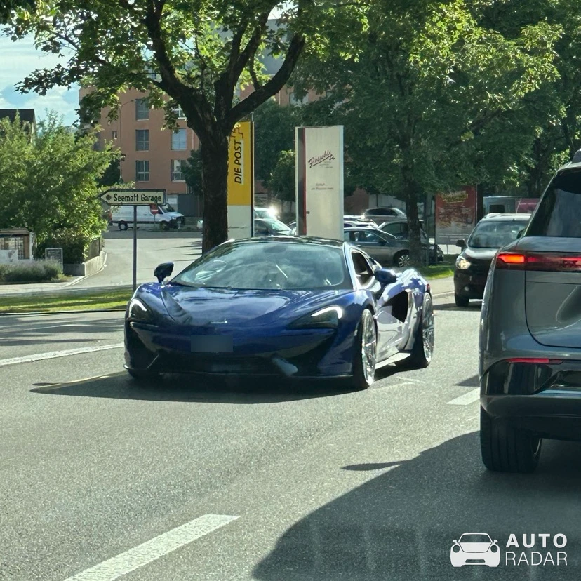 McLaren 570GT spotted in Bülach