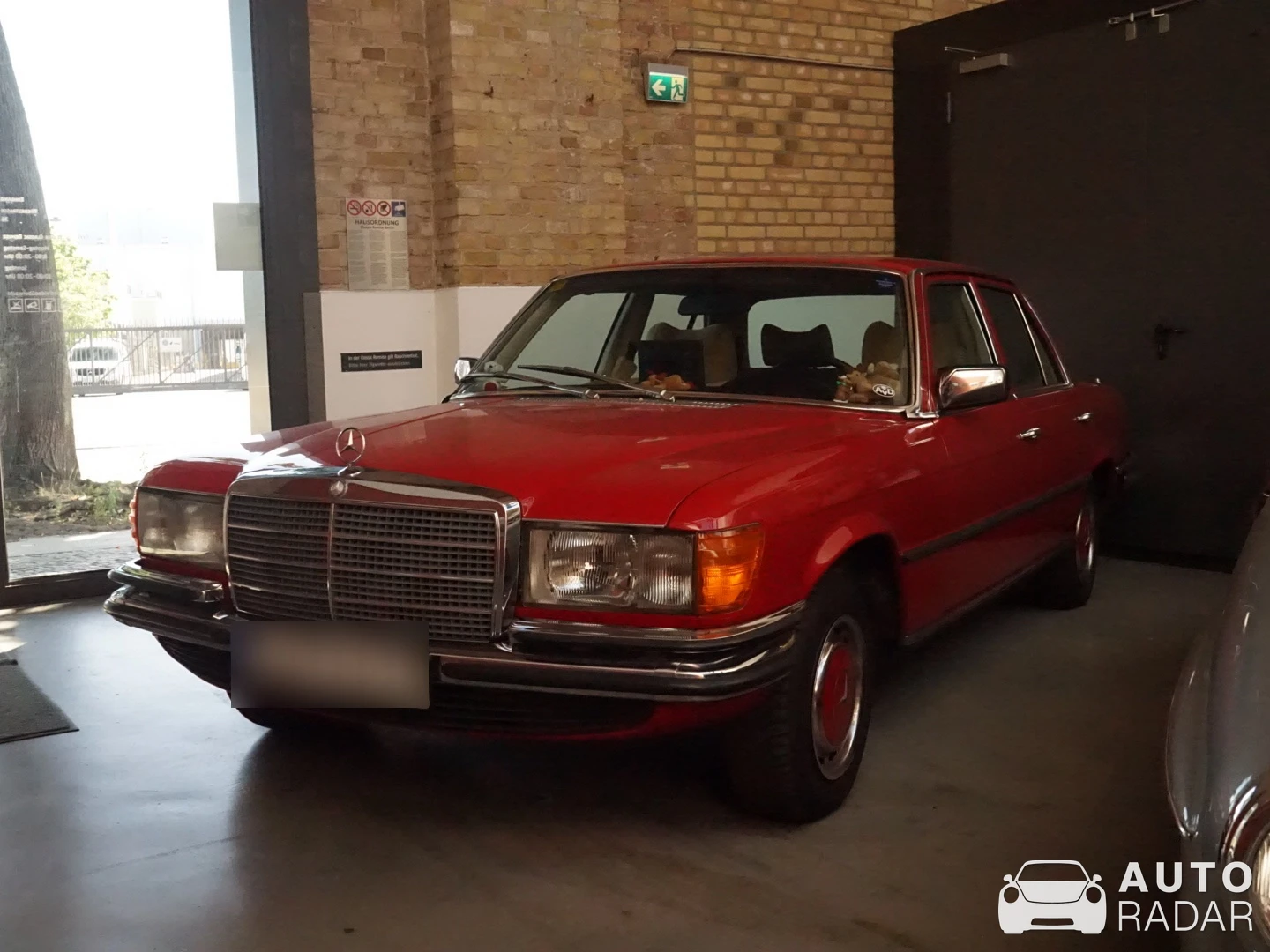 Mercedes-Benz 350 SE W116 spotted in Berliini