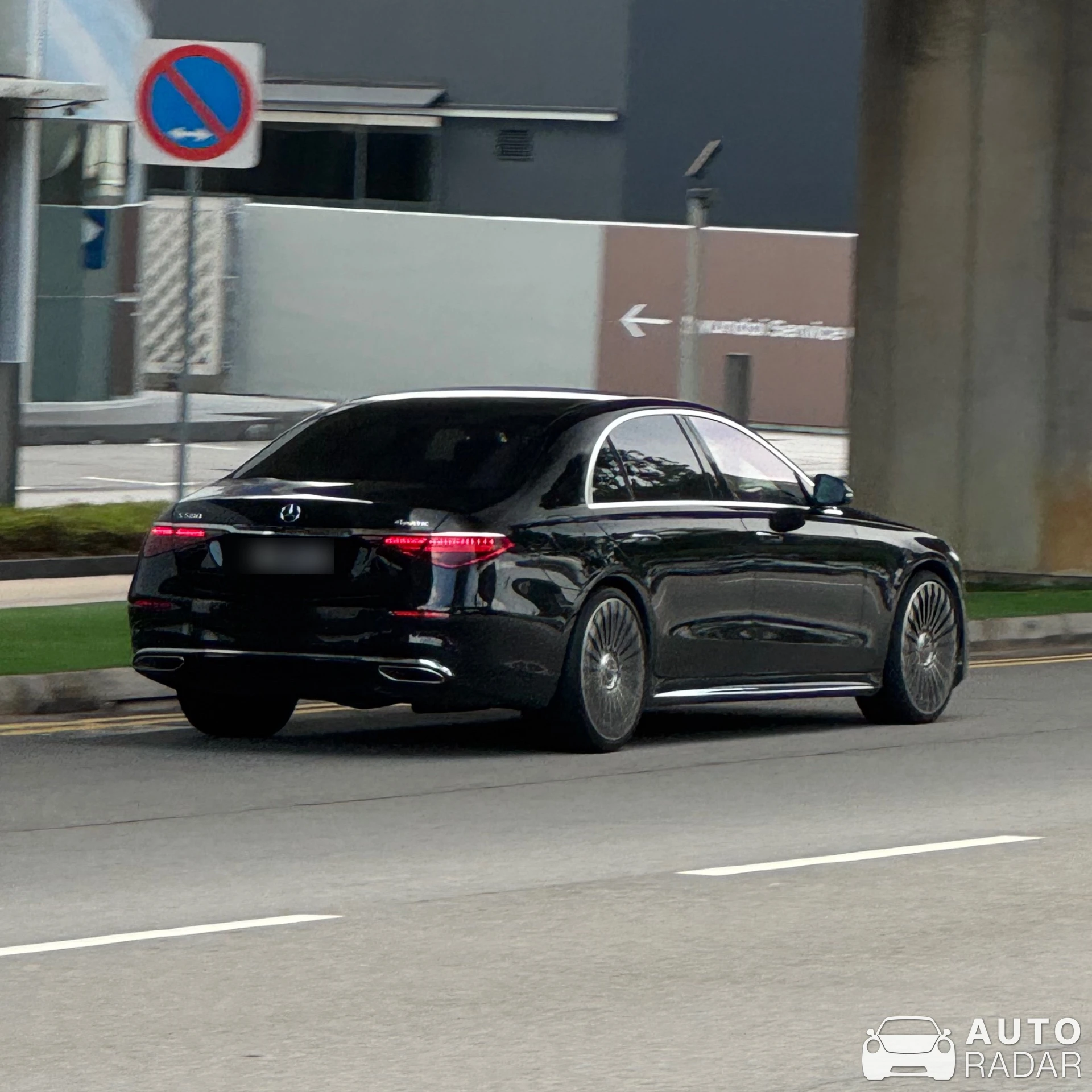 Mercedes-Benz S 500 W223 spotted in Singapore