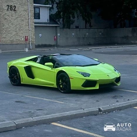Lamborghini Aventador LP700-4 Roadster spotted in London