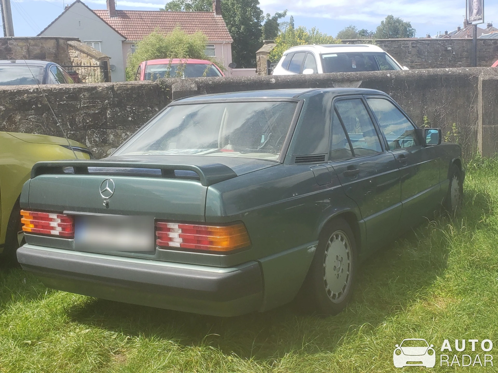 Mercedes-Benz 190E spotted in Llangollen