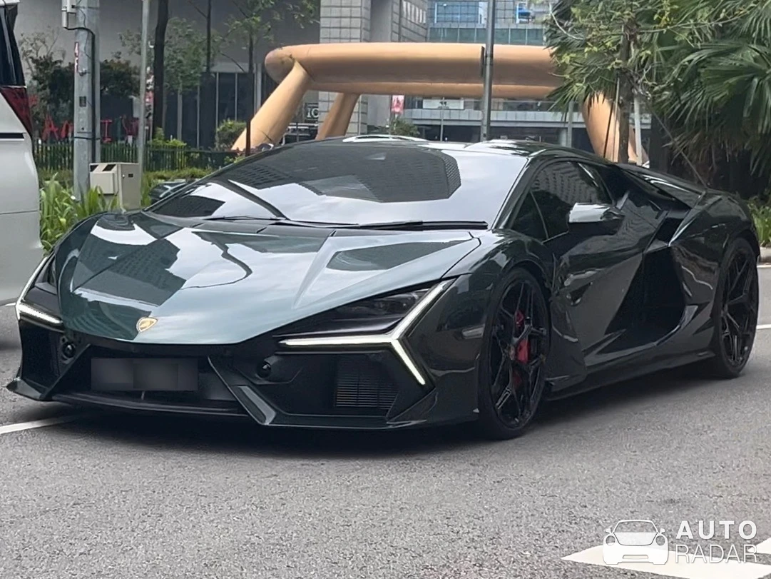 Lamborghini Revuelto spotted in Singapore, Singapore