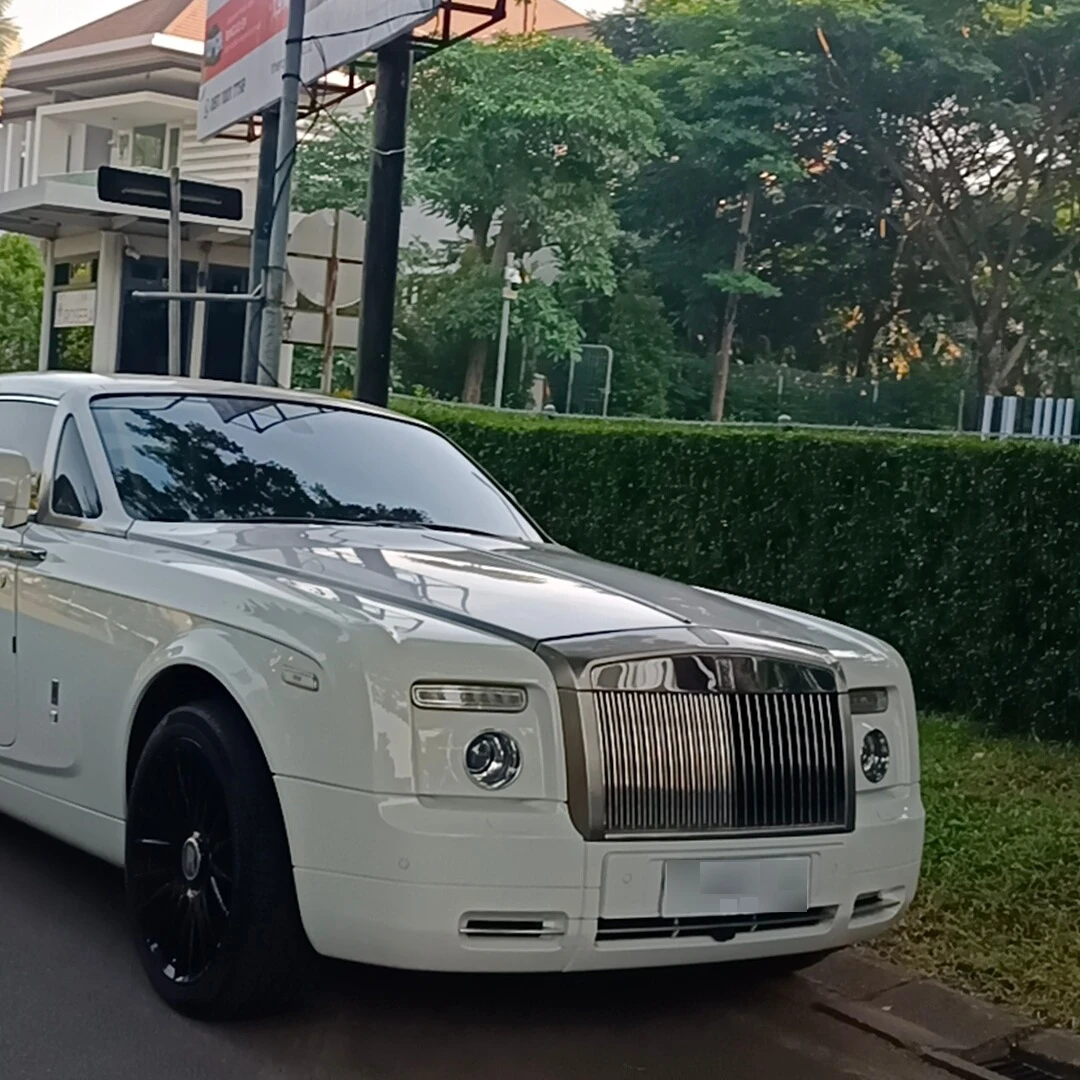 Rolls Royce Phantom Coupe spotted in Surabaya, Indonesia