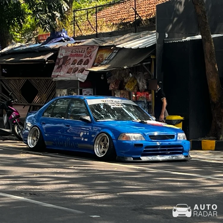 Honda Civic Sedan 1996 spotted