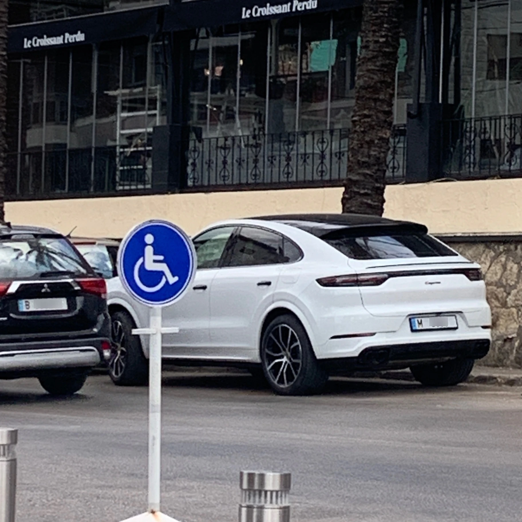 Porsche Cayenne Coupé spotted in برومانا, Lebanon