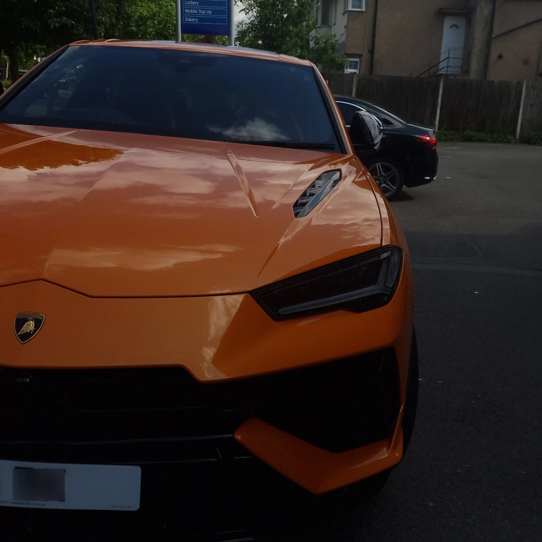 Lamborghini Urus S spotted in South Harrow, Wielka Brytania