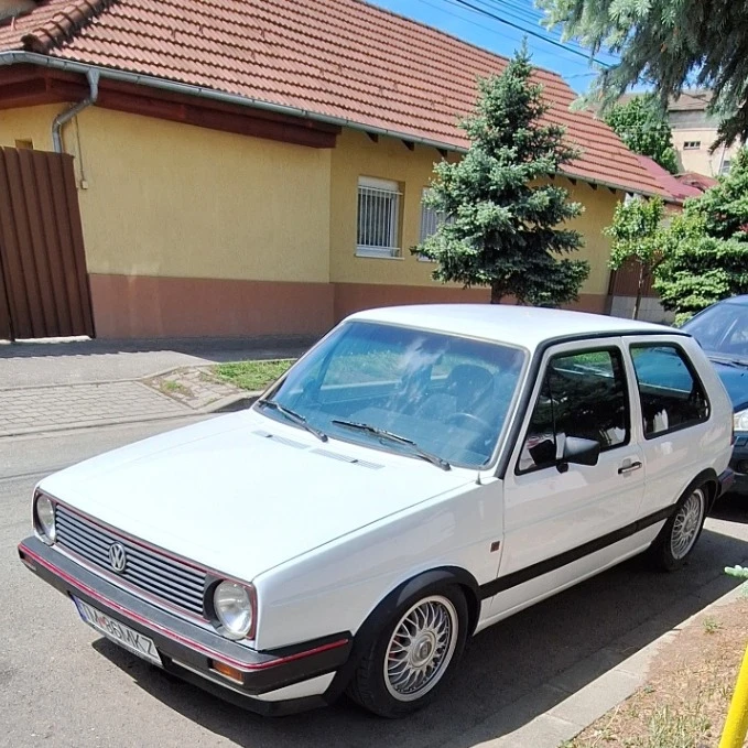 Volkswagen Golf spotted in București, Romania