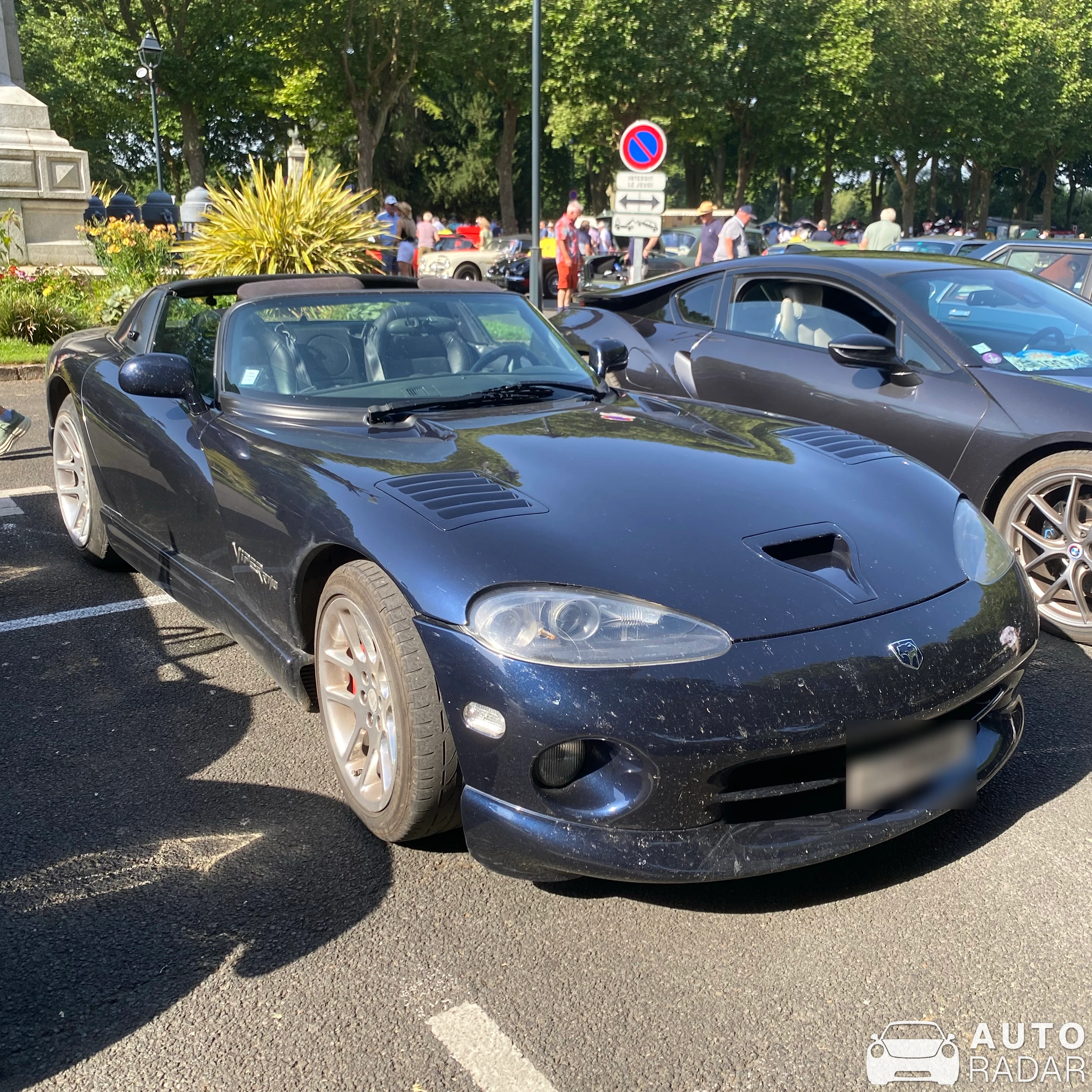 Dodge Viper RT/10 spotted in Chinon