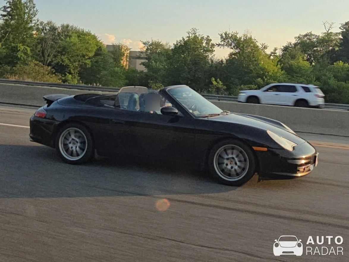Porsche 996 Carrera Cabriolet spotted in Newington