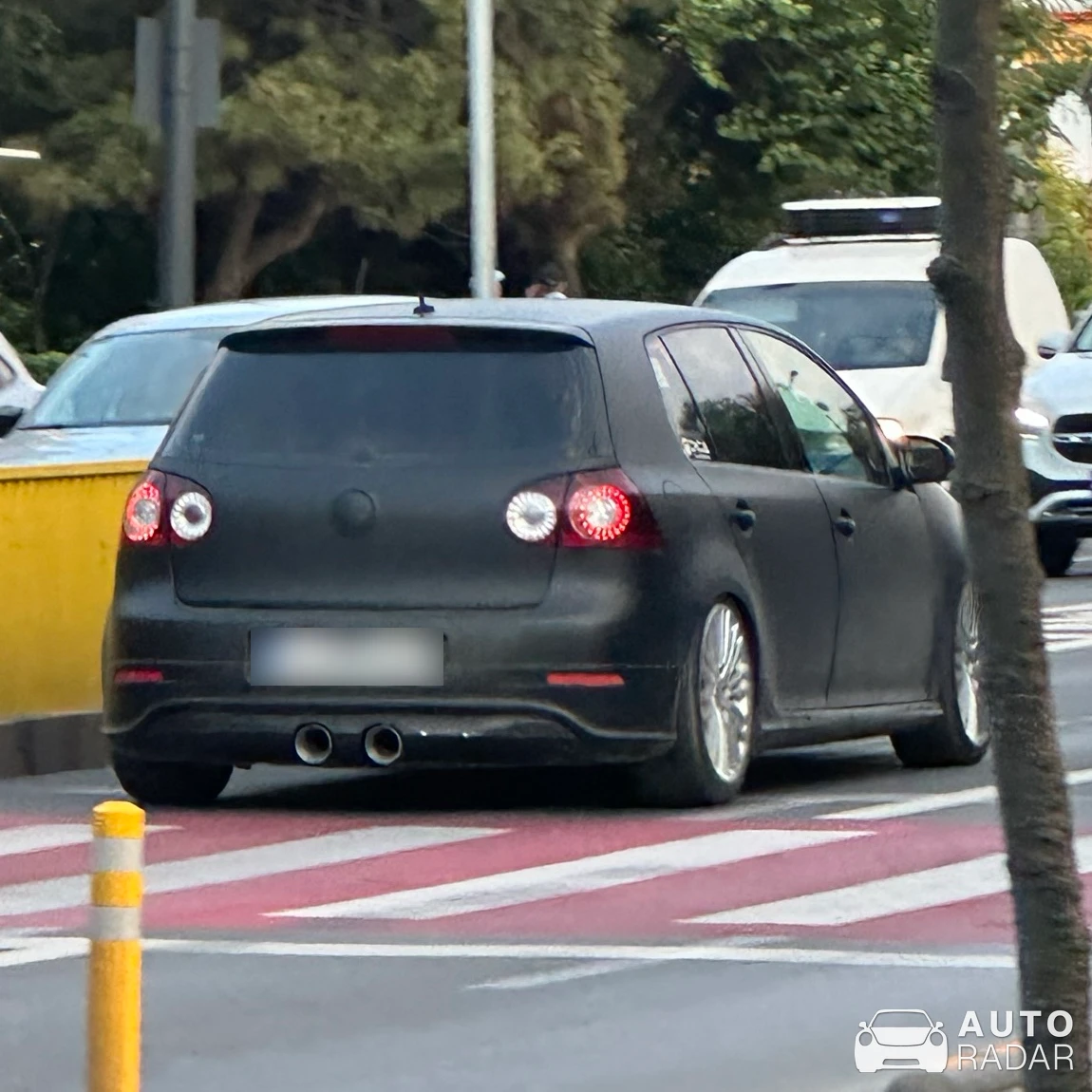 Volkswagen Golf R32 spotted in Constanța