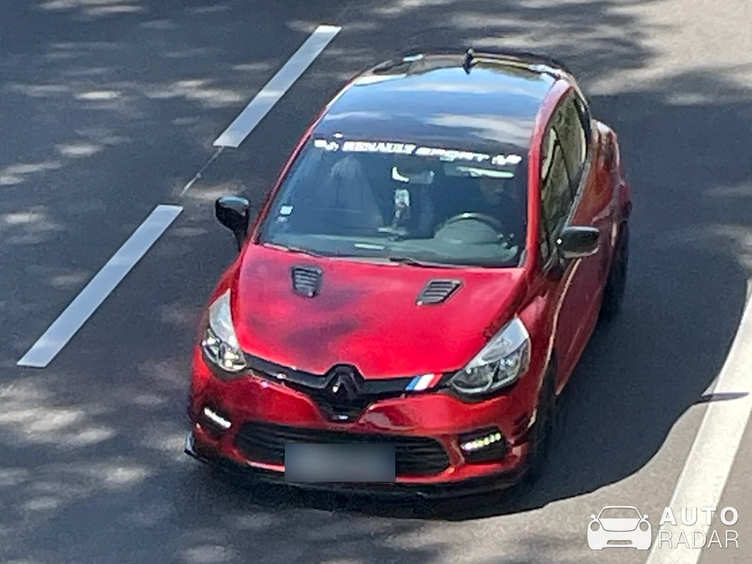 Renault Clio RS Cup IV spotted in Dommartin-lès-Toul
