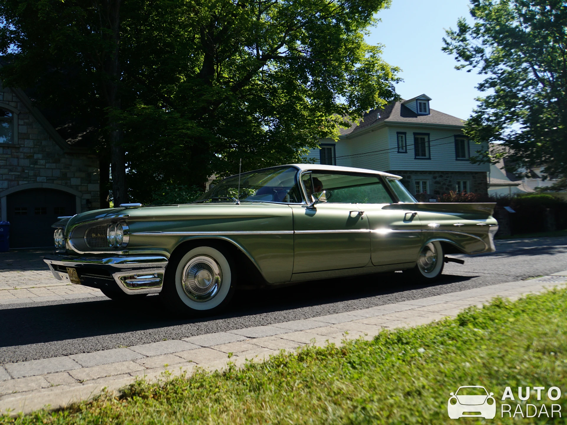 Pontiac Bonneville spotted in Chambly