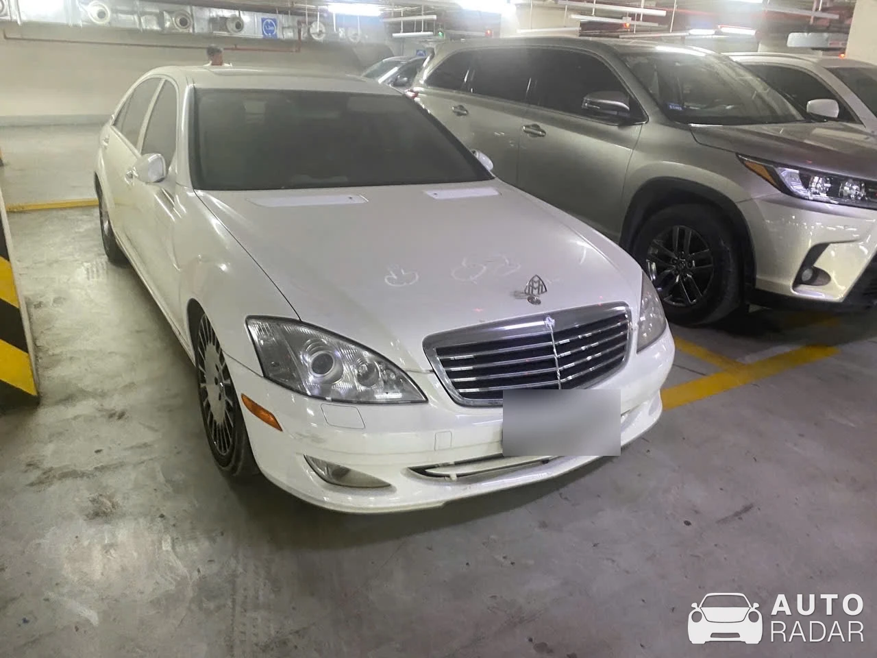 Mercedes-Maybach S 550 spotted in Hanoi