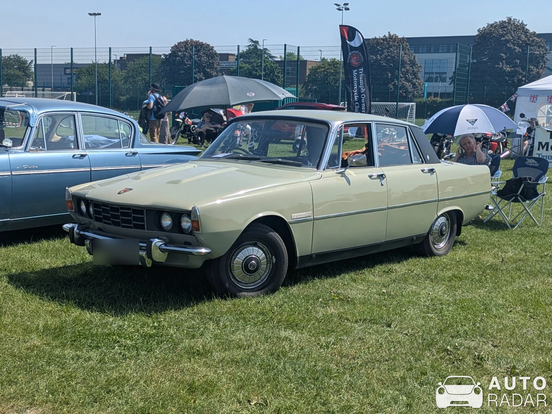 Rover P6 spotted in Enfield