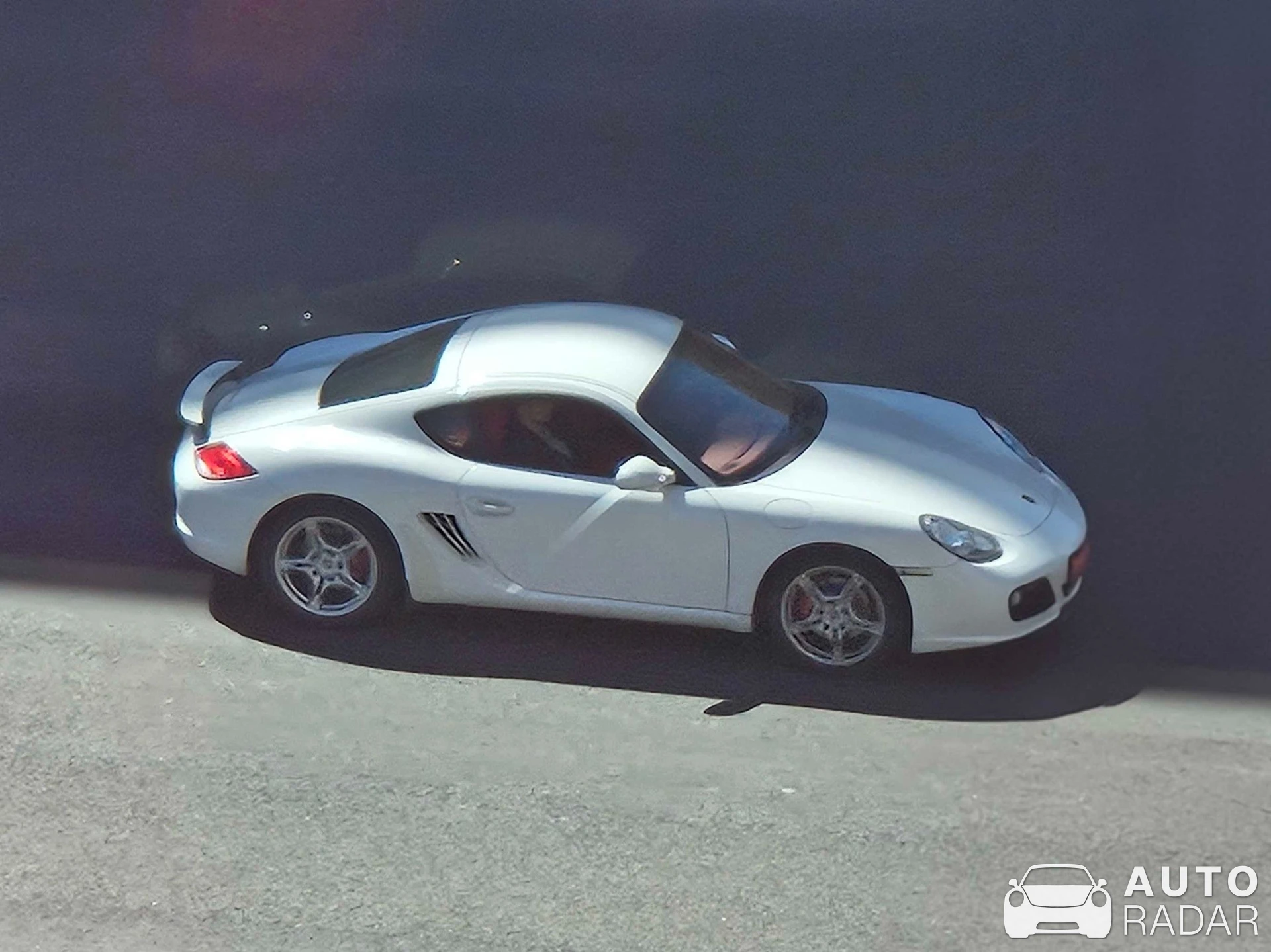 Porsche 987 Cayman S spotted in Zaragoza