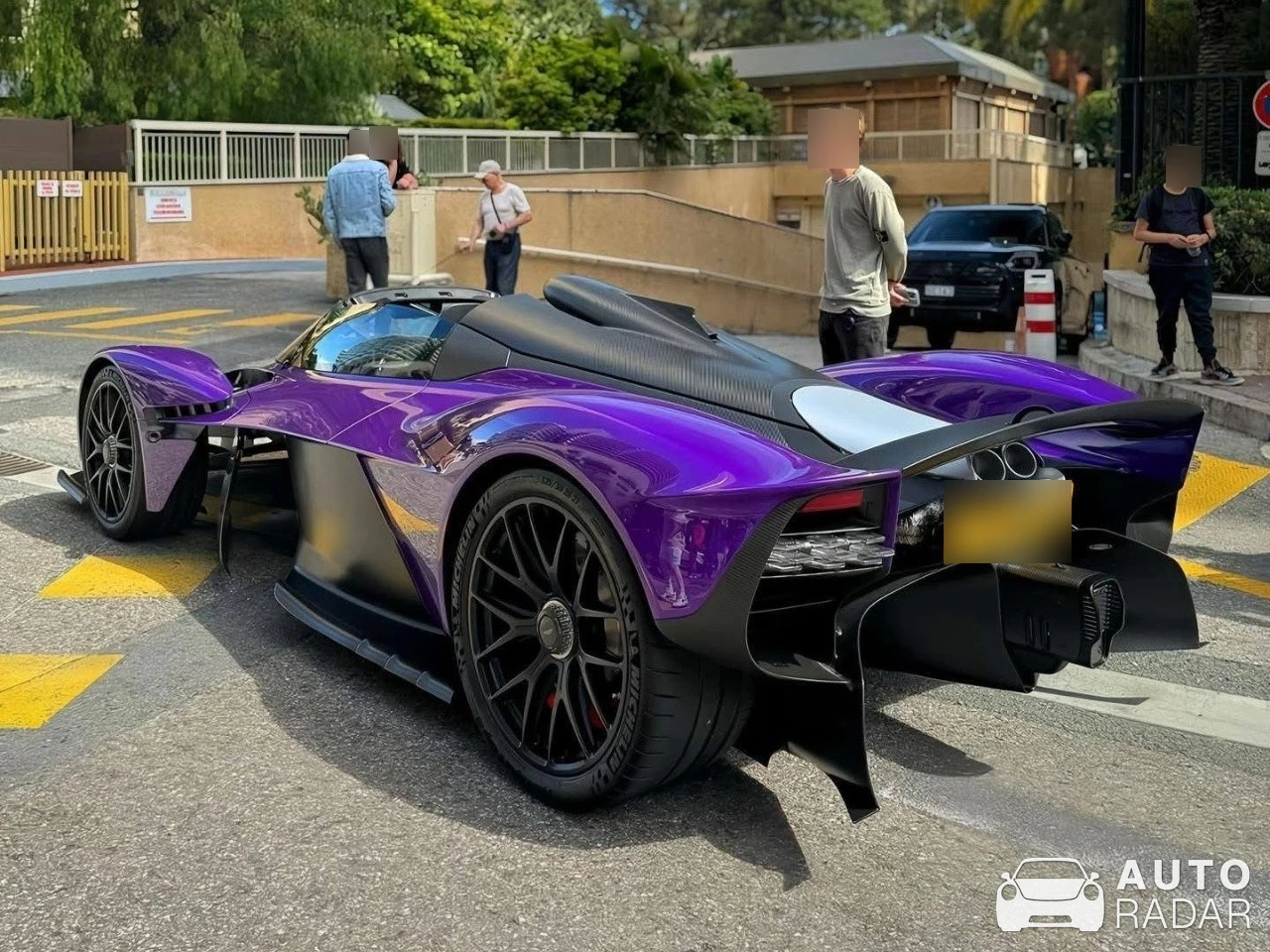 Aston Martin Valkyrie spotted in Méry-sur-Oise