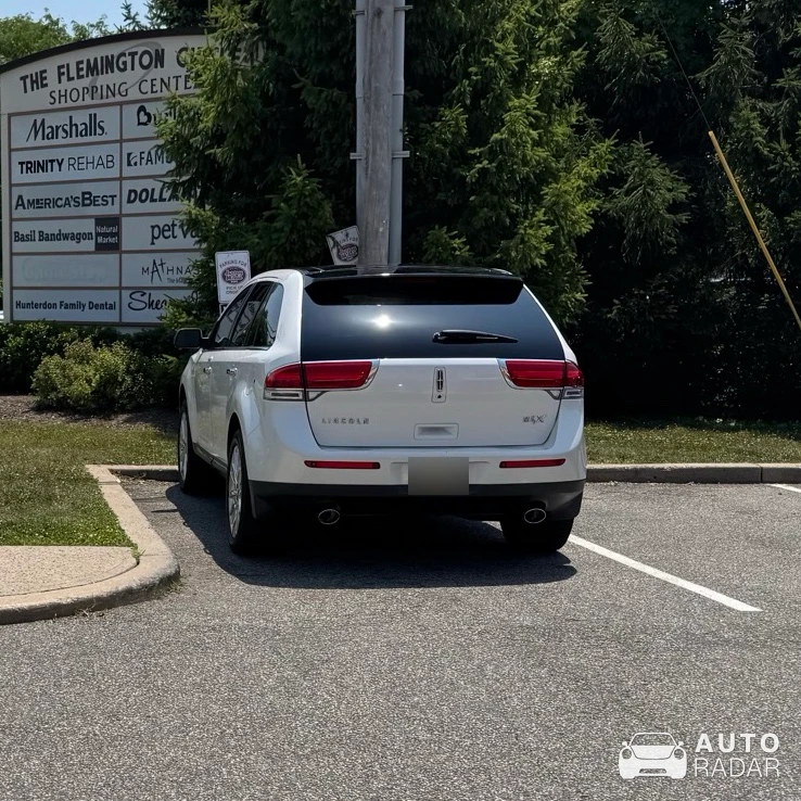 Lincoln MKX spotted in Bridgewater