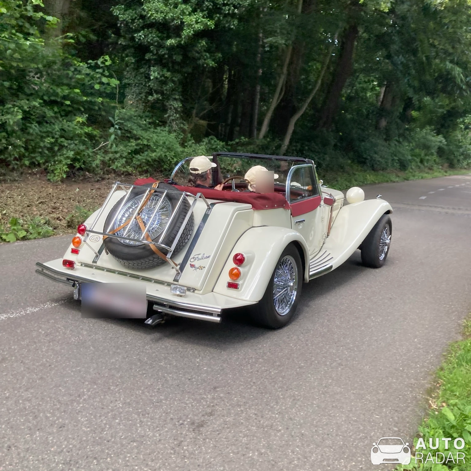 Morgan Plus 8 spotted in Heuvelland