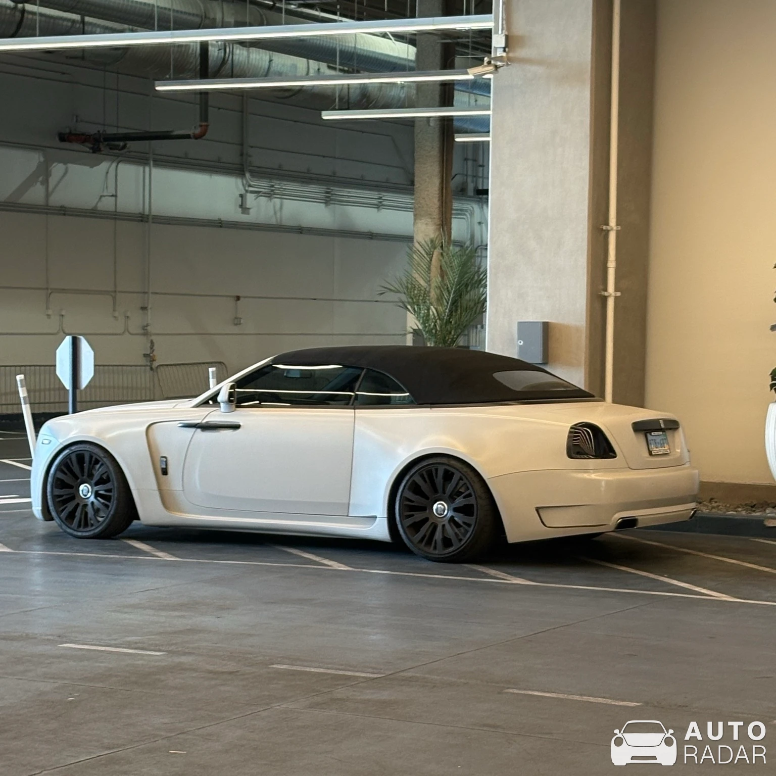 Rolls-Royce Dawn Black Badge spotted in Las Vegas