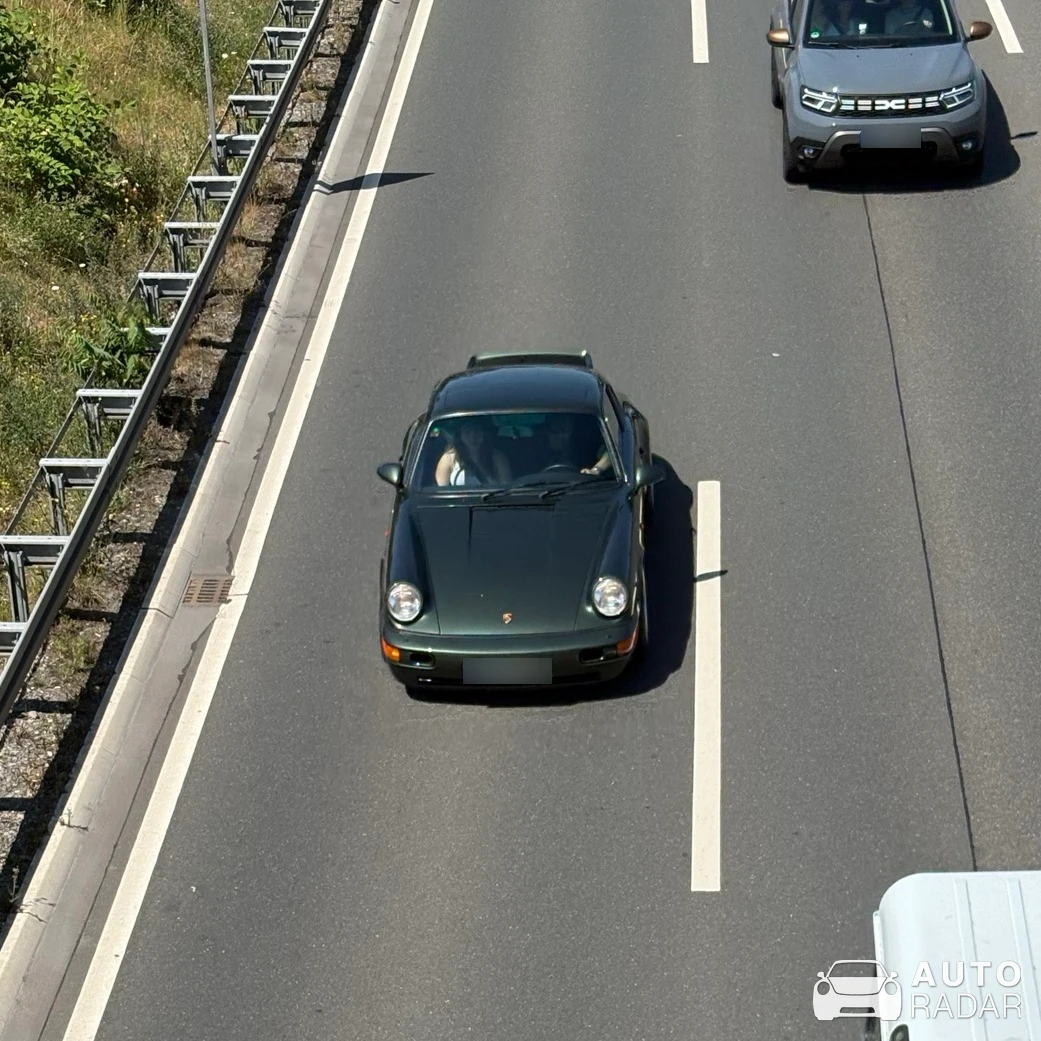 Porsche 964 Carrera 2 spotted in Düsseldorf