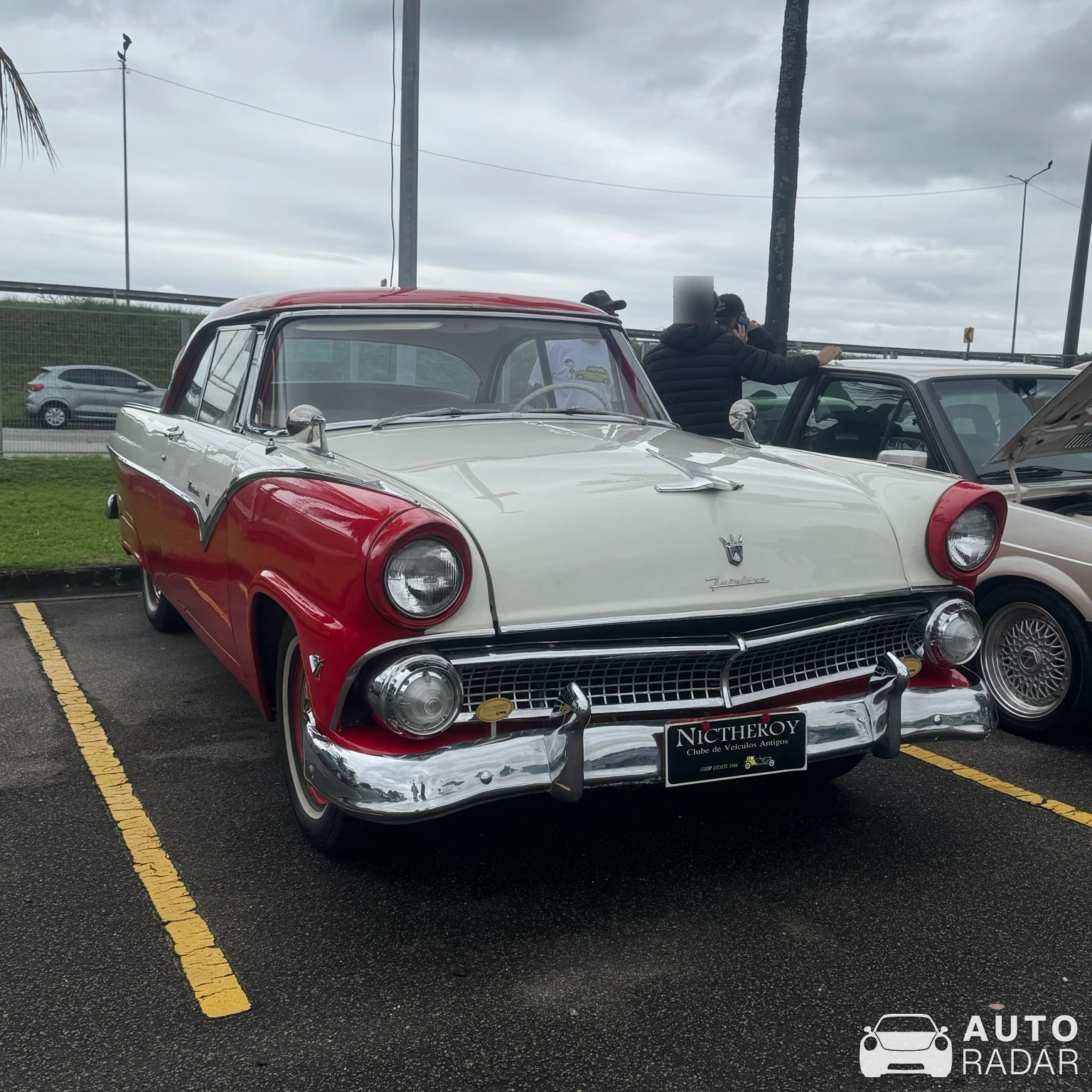 Ford Fairlane spotted in Niterói