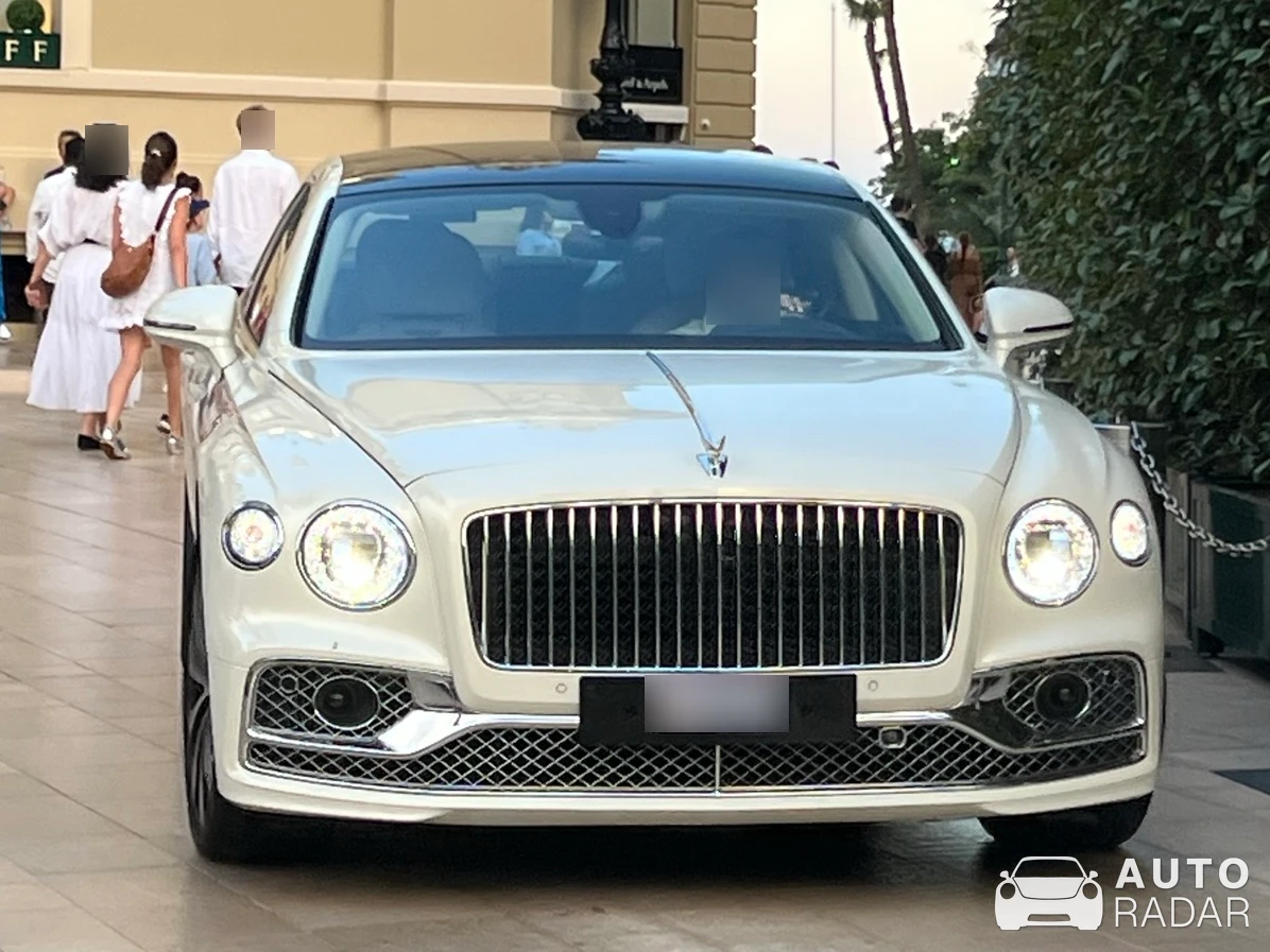 Bentley Flying Spur Hybrid spotted in Monaco