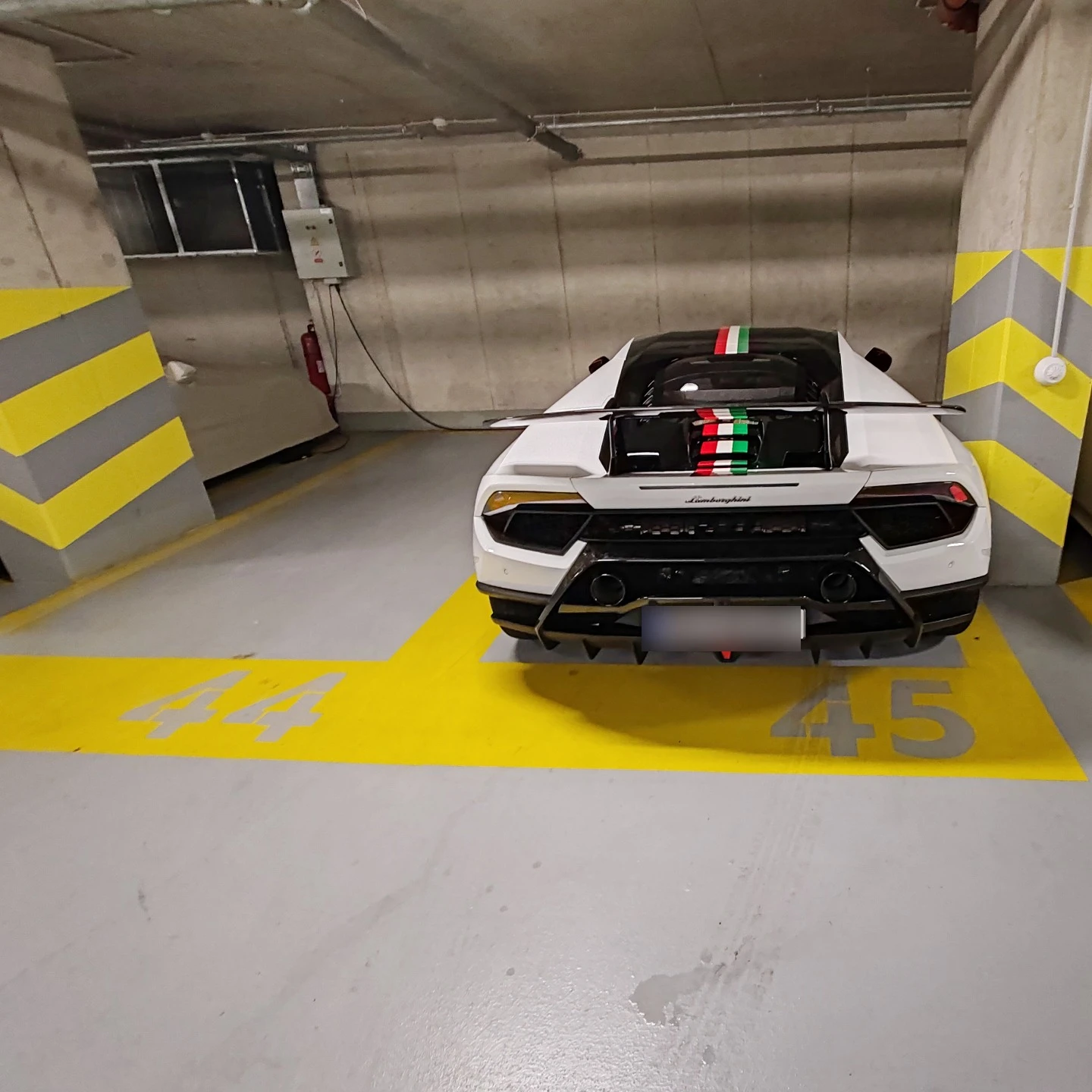 Lamborghini Huracán LP640-4 Performante spotted in Indore, India