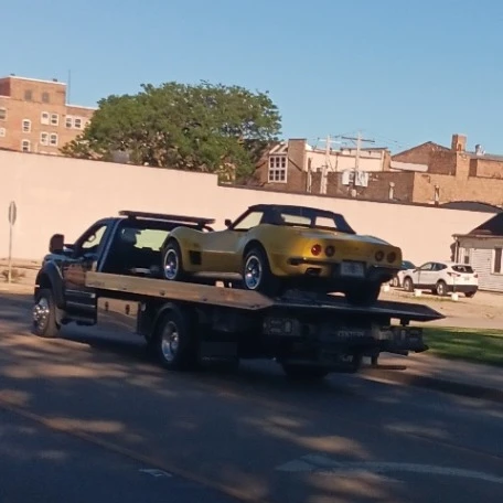 Chevy Corvette c3 spotted in La Salle, United States