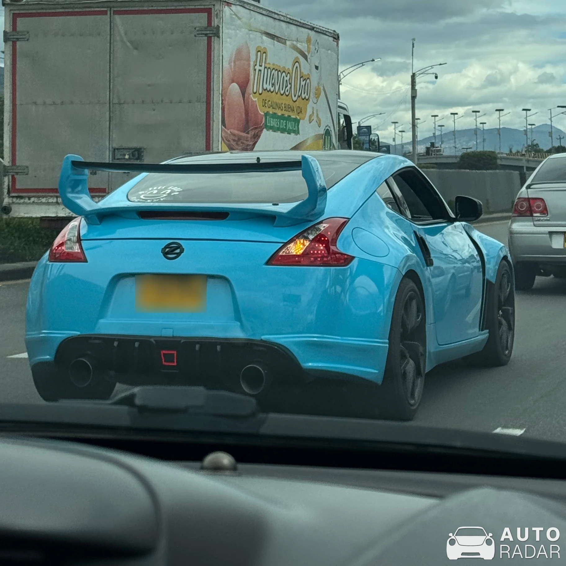 Nissan 370Z spotted in Chía, Colombia
