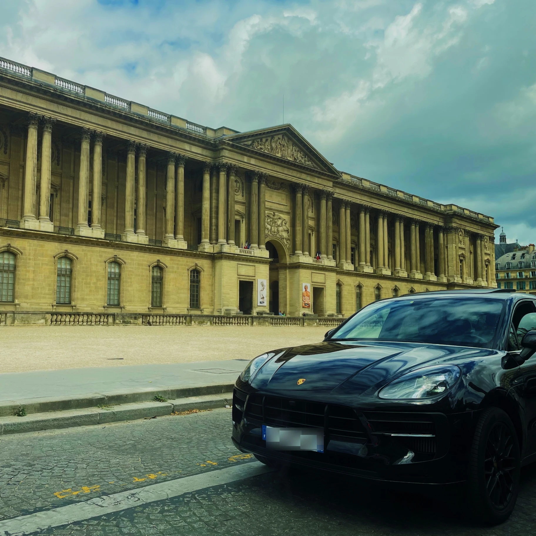 Porsche Cayenne 2018 spotted in Paris, France