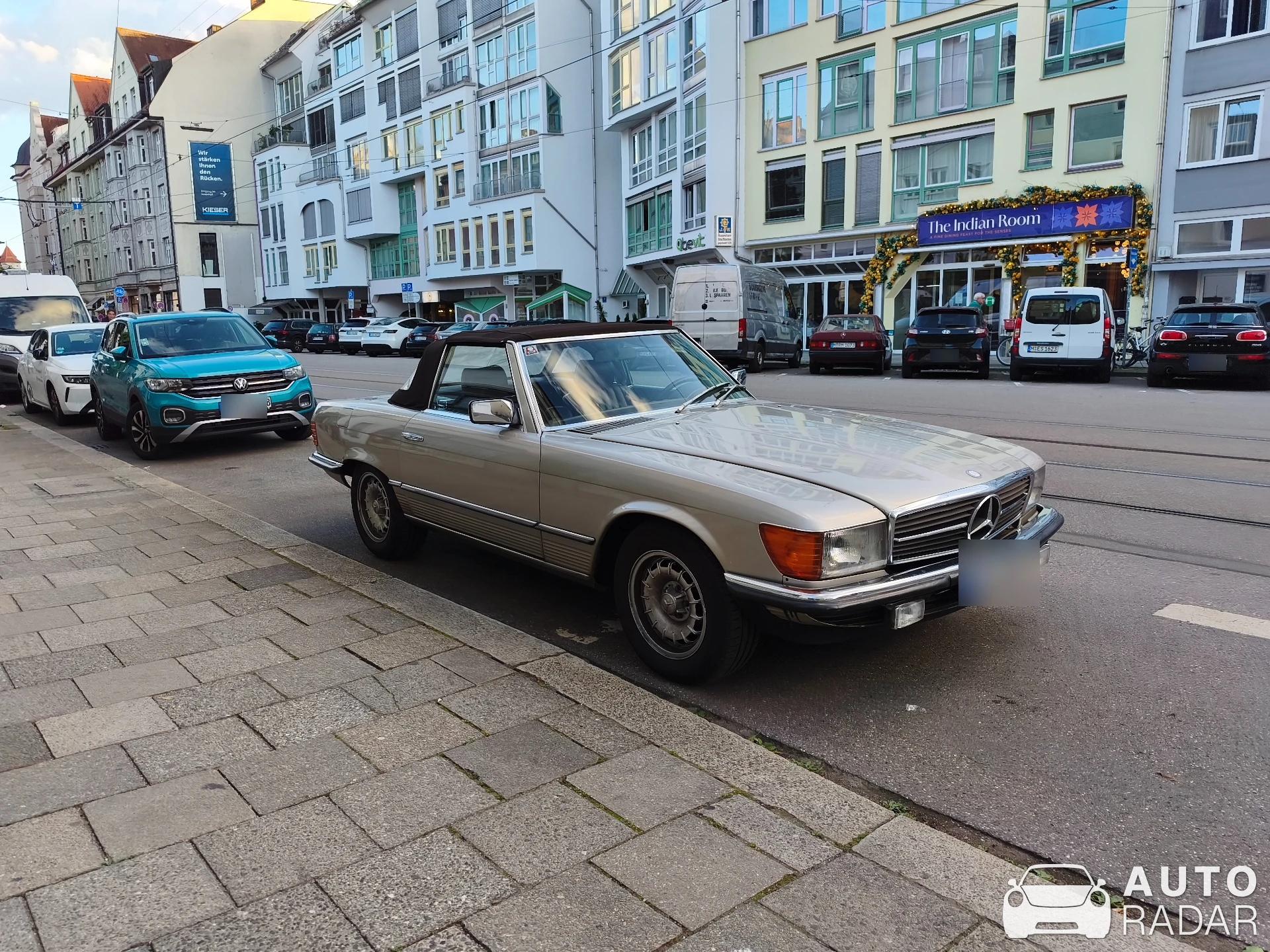 Mercedes-Benz 230SL spotted in München
