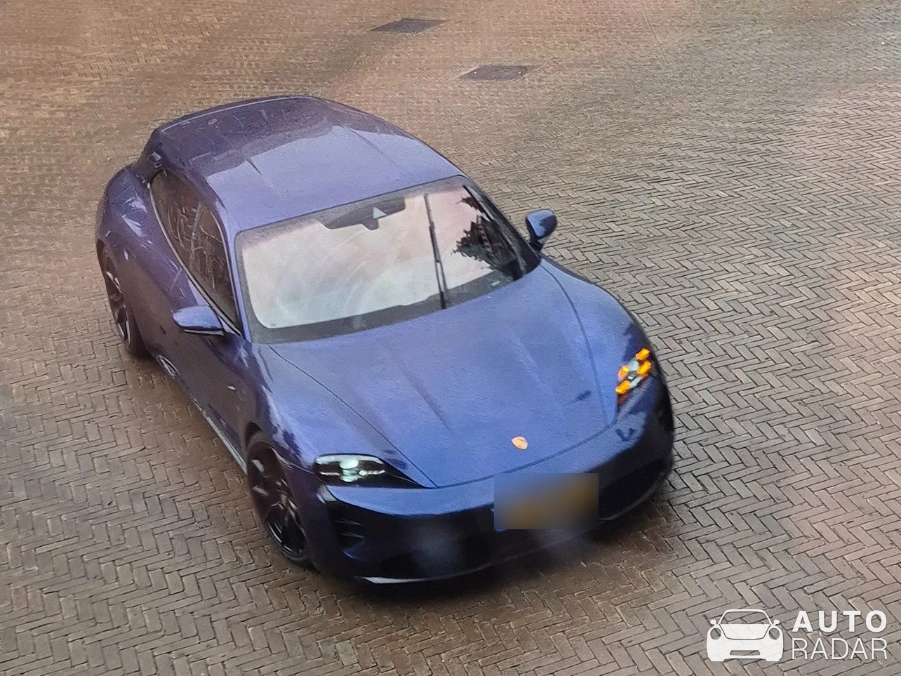 Porsche Taycan 4 Cross Turismo spotted in Sneek