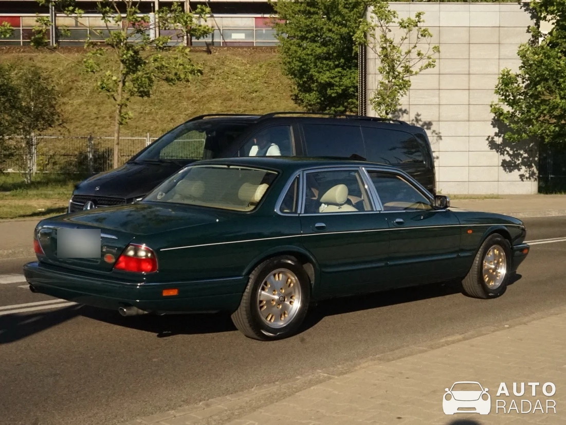 Jaguar XJ Sovereign spotted in Varsova