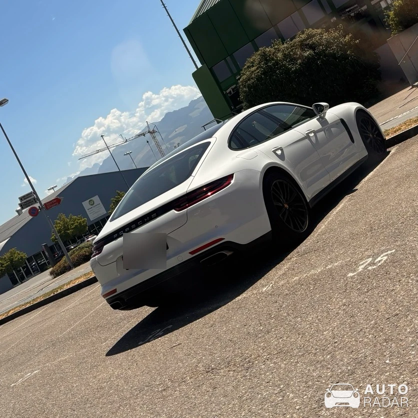 Porsche Panamera GTS spotted in Jona