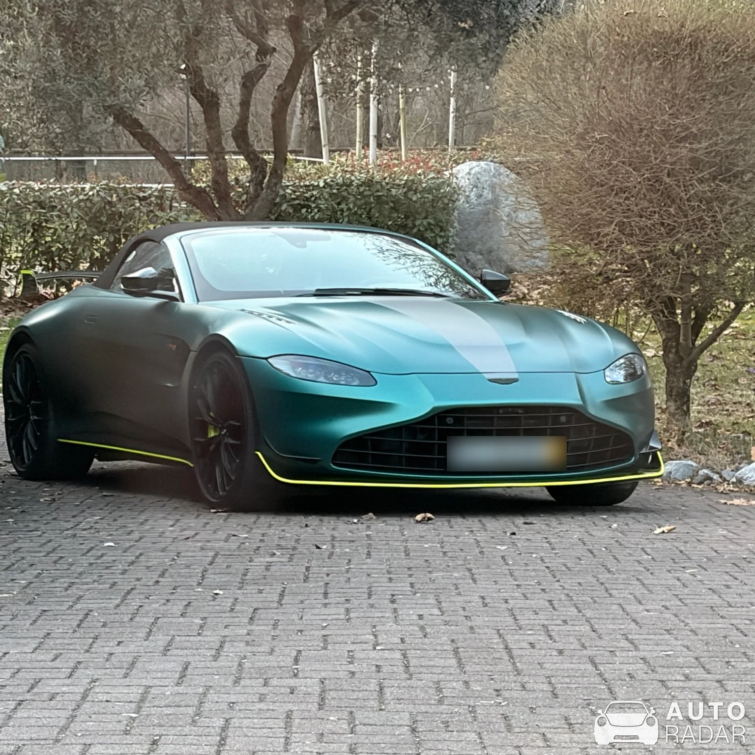 Aston Martin V8 Vantage Formula 1 Edition Roadster spotted in Esine