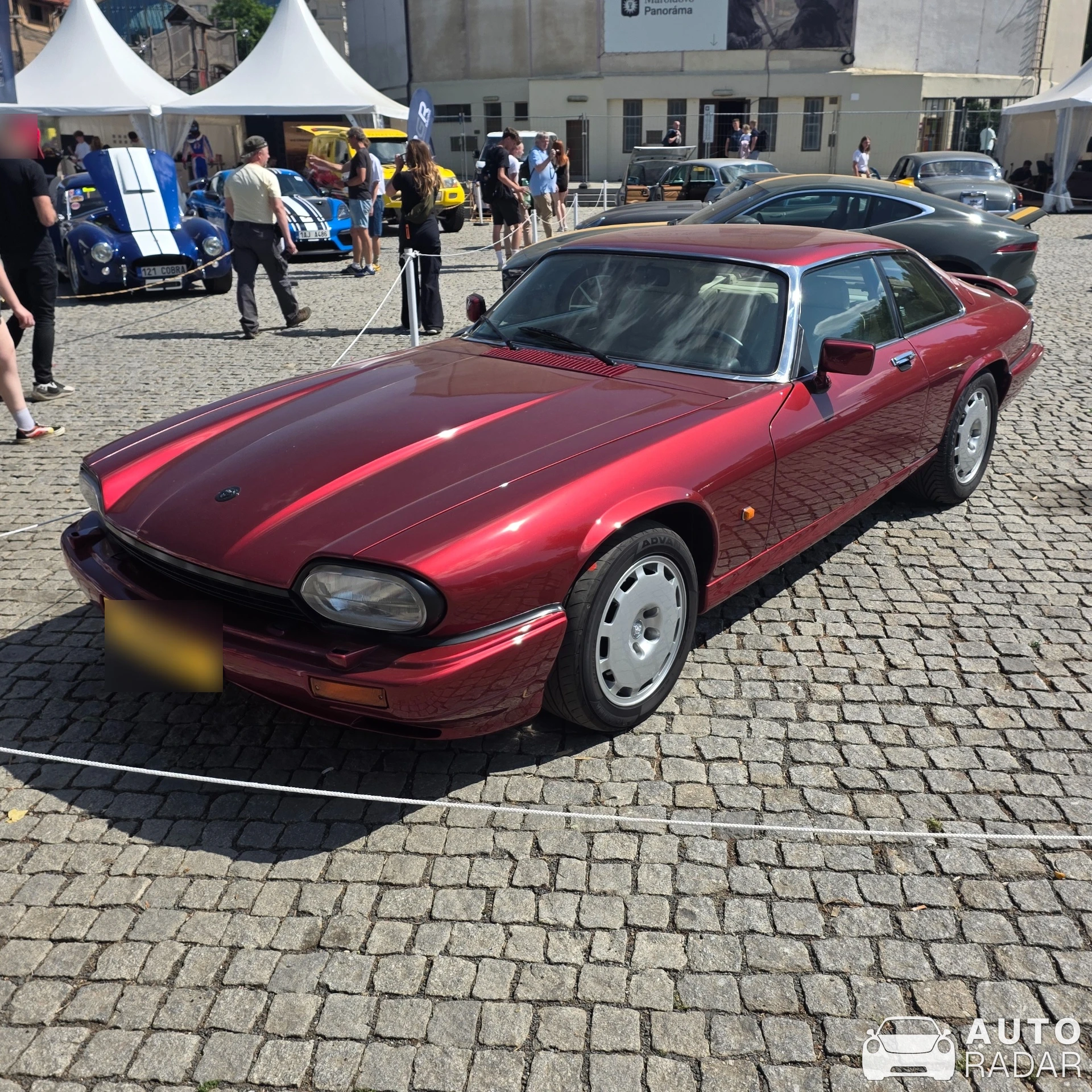 Jaguar XJS V12 spotted in Praha