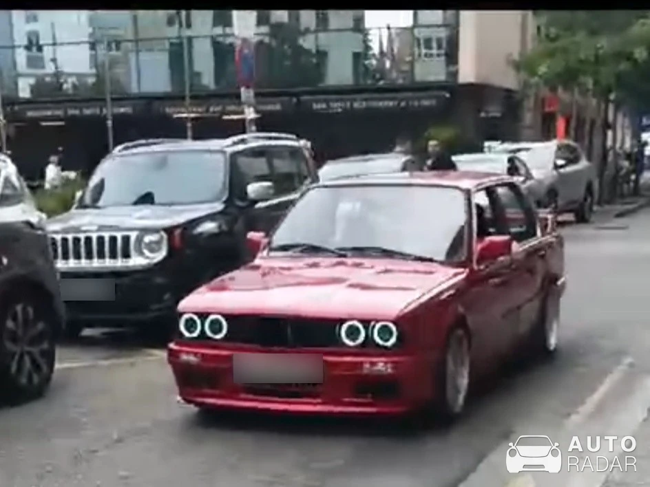 BMW 3 Series E30 spotted in Cassà de la Selva