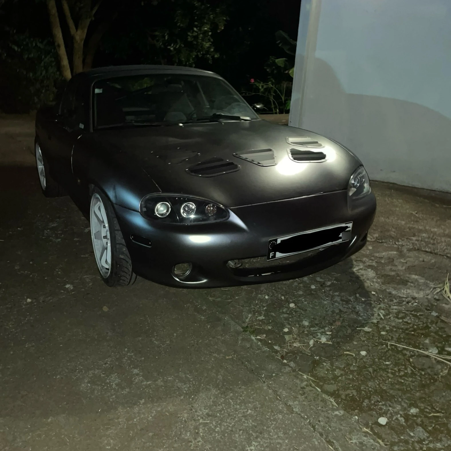 Mazda MX-5 NB spotted in Sainte-Marie, Réunion