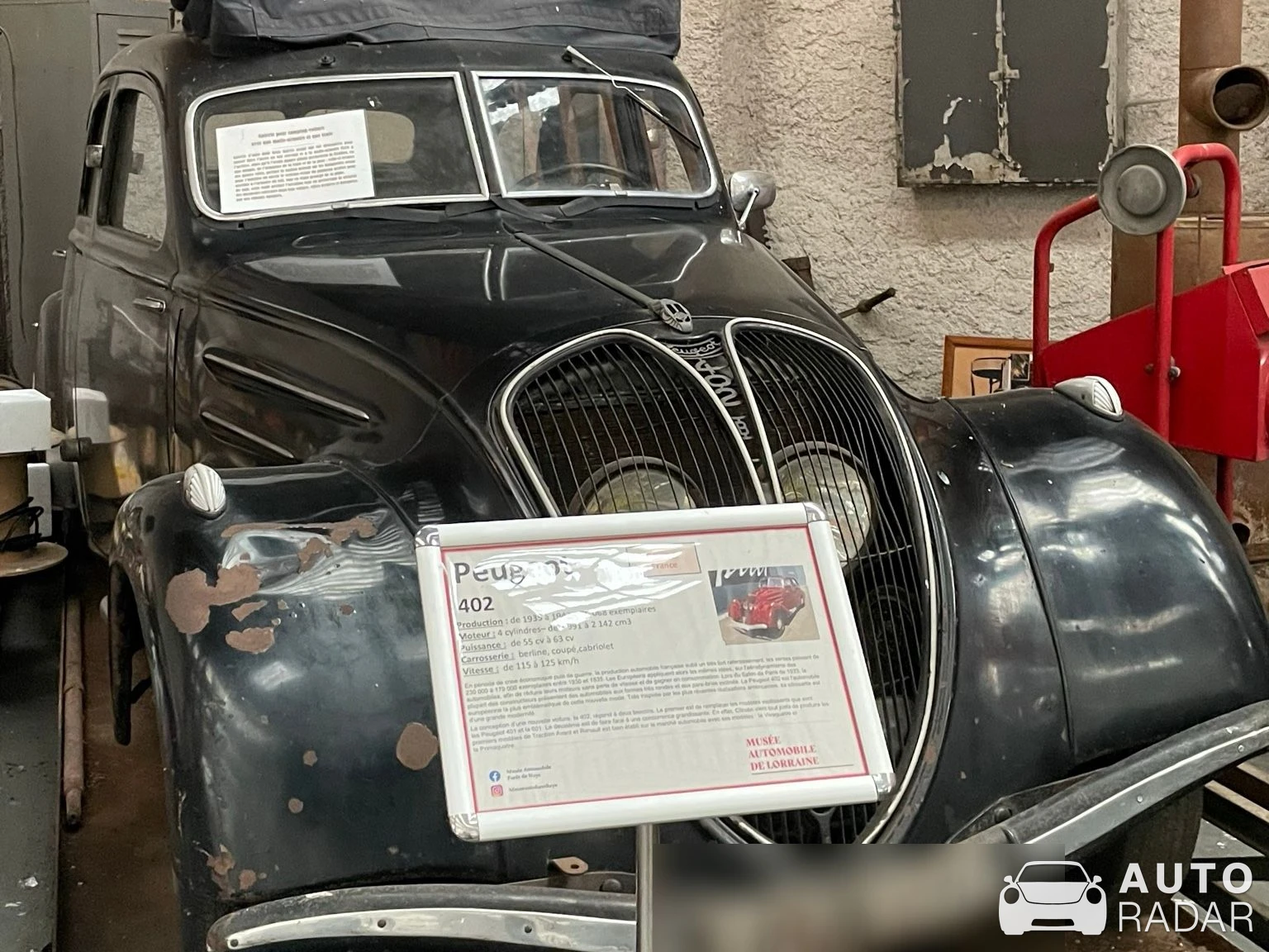 Peugeot 402 spotted in Bois-de-Haye