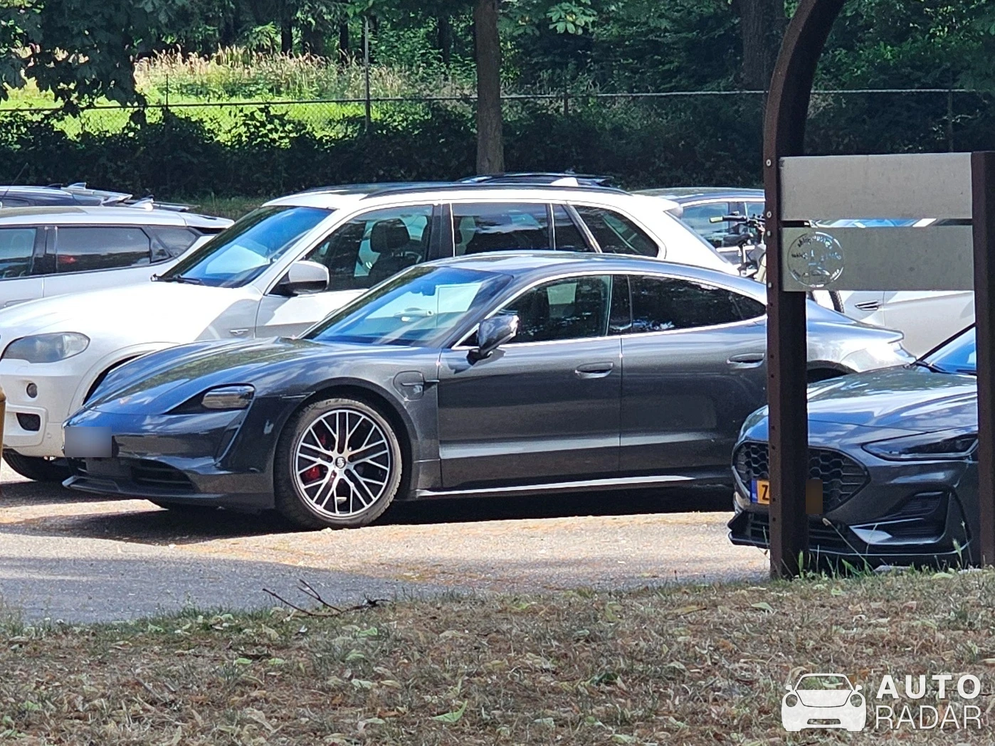 Porsche Taycan 4S Cross Turismo spotted in Kerkrade