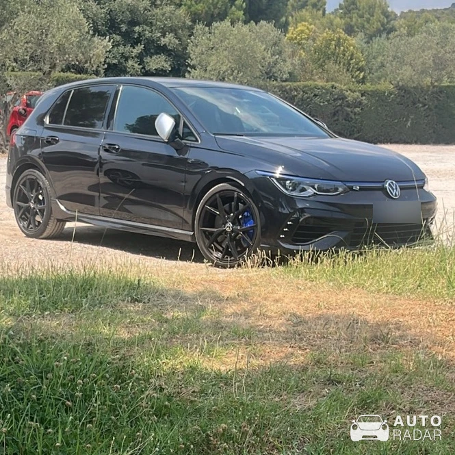 Volkswagen Golf 8 R Variant spotted in Madrid