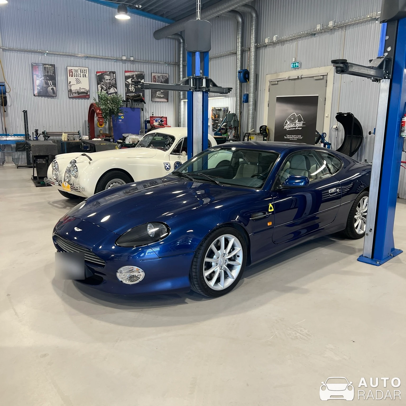 Aston Martin DB7 Vantage spotted in Lidingö
