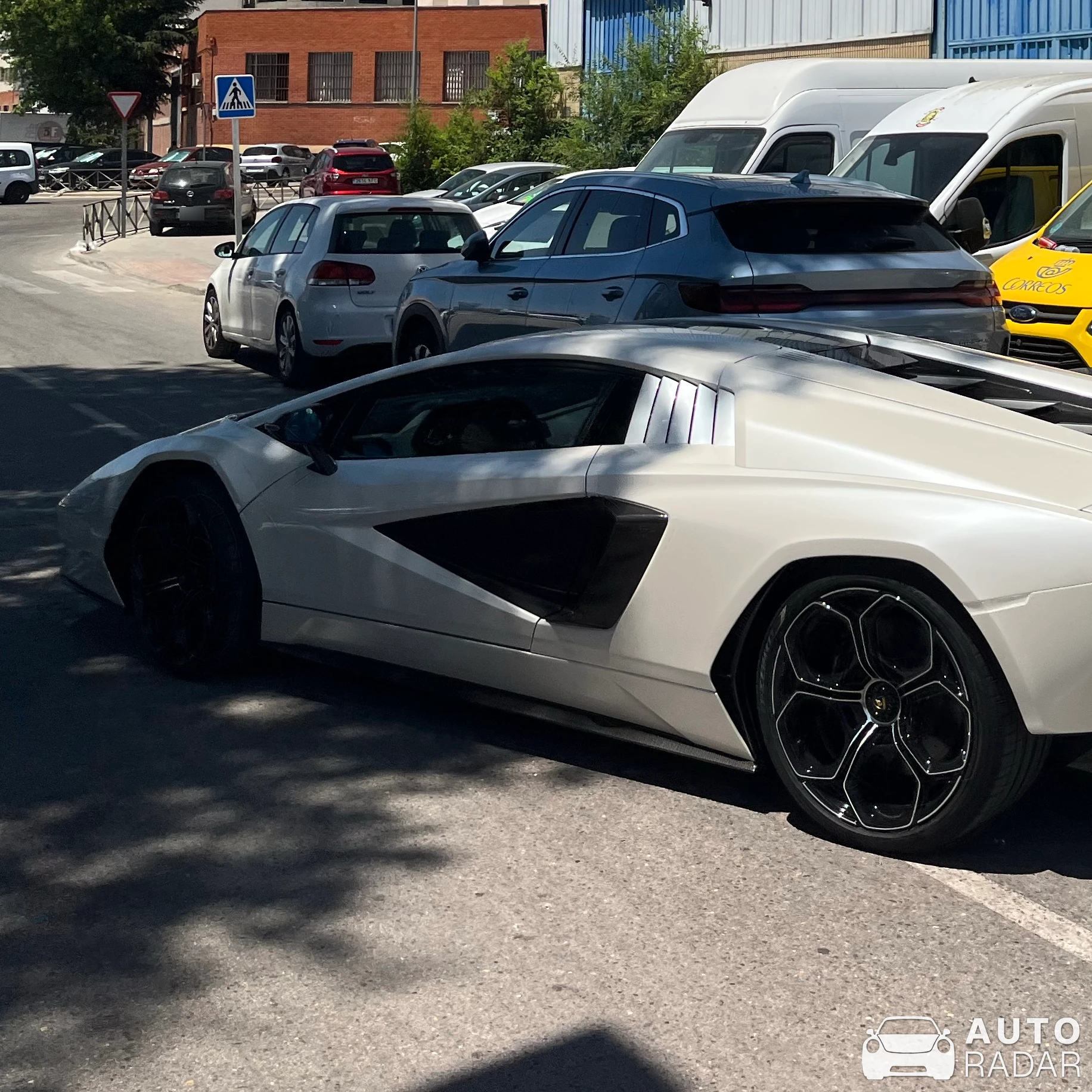 Lamborghini Countach LPI 800-4 spotted