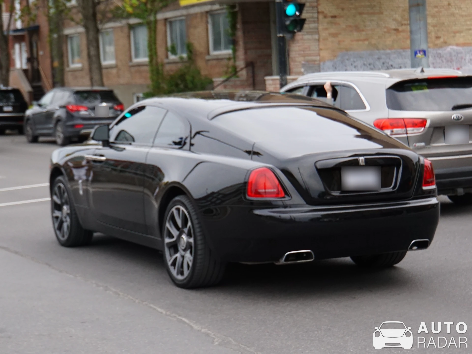 Rolls-Royce Wraith Black Badge spotted in Montréal