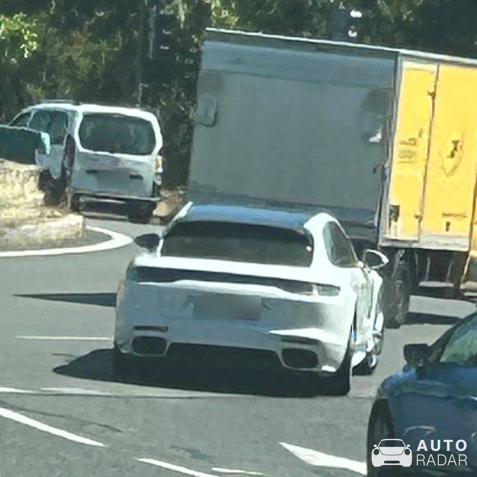 Porsche 970 Panamera S spotted in Écully