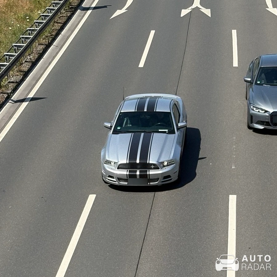 Ford Mustang GT 2011 spotted in Düsseldorf
